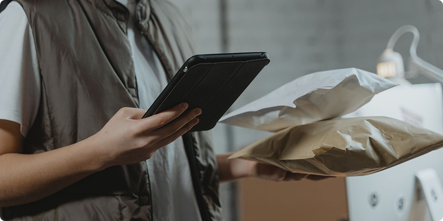 Retail and ecommerce platform connecting inventory, checkout, and delivery tracking